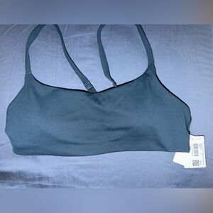 Lululemon Wunder Train Strappg Racer Bra